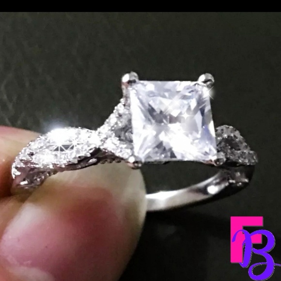 ***NEW!*** 1.5 CT Princess Cut Engagement Ring - Picture 1 of 10